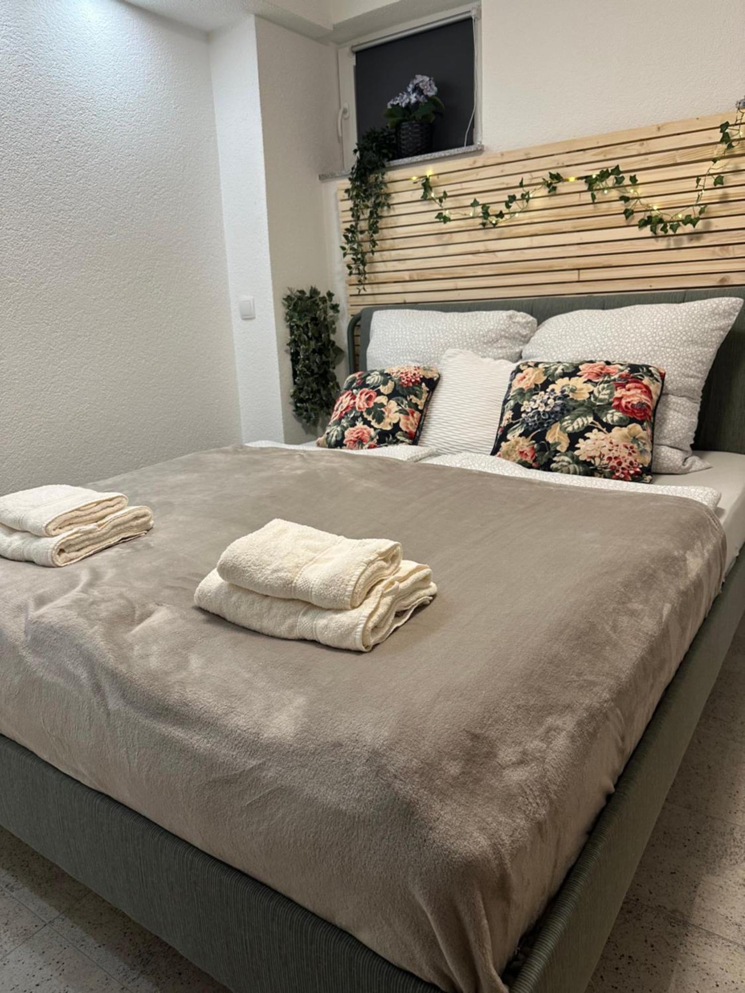 Moderne Ruhige Ferienwohnung Ubstadt-Weiher Экстерьер фото